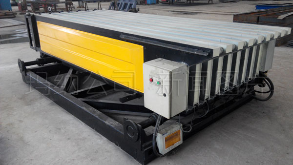 M01墻板機(jī)圖片 M01墻板機(jī)圖片